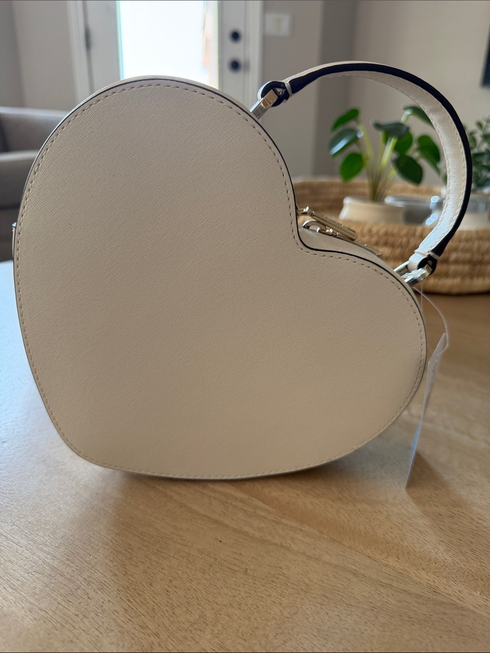 kate spade Love Shack Rattan Heart Purse - Picture 6 of 10